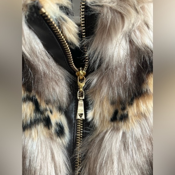 Guess MultiColor Faux Fur & Leather Vest Size Large - Picture 3 of 8